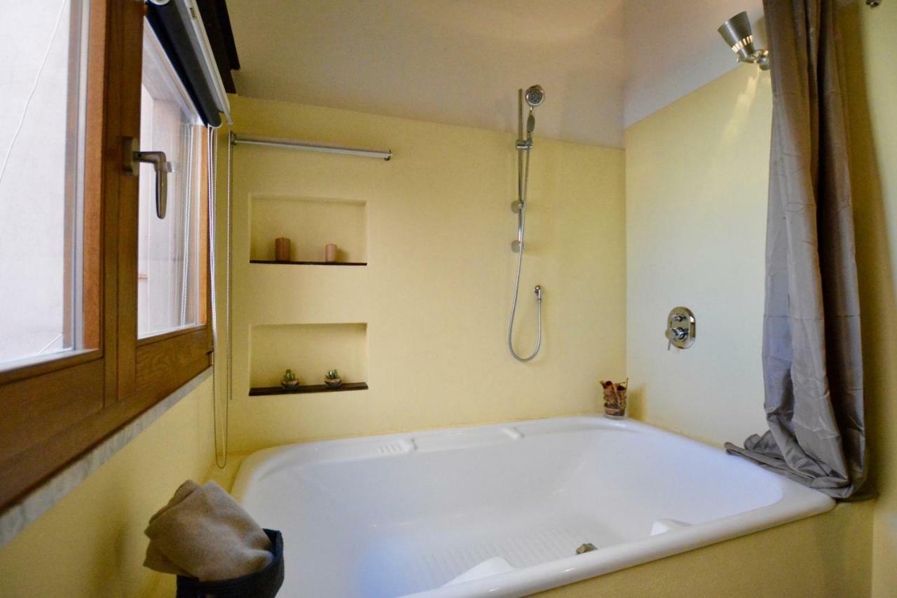 Romantic Suite Canelles Cagliari Exterior photo